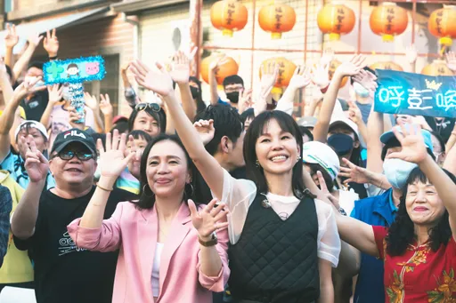 彭佳慧出客語專輯回屏東老家開唱 全家大小連國小老師都來看