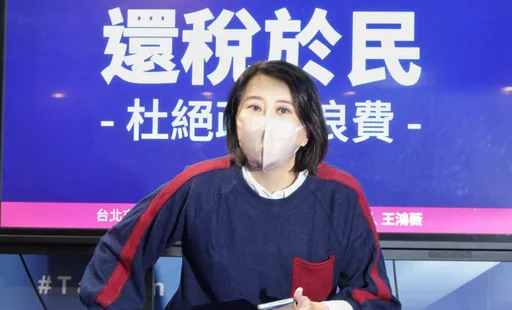挨酸「落跑姐妹花」　王鴻薇挺爆：林奕華已非常負責