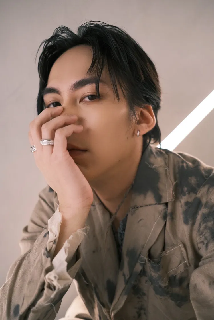 巫建和時常搭配伯爵Possession珠寶。品牌提供