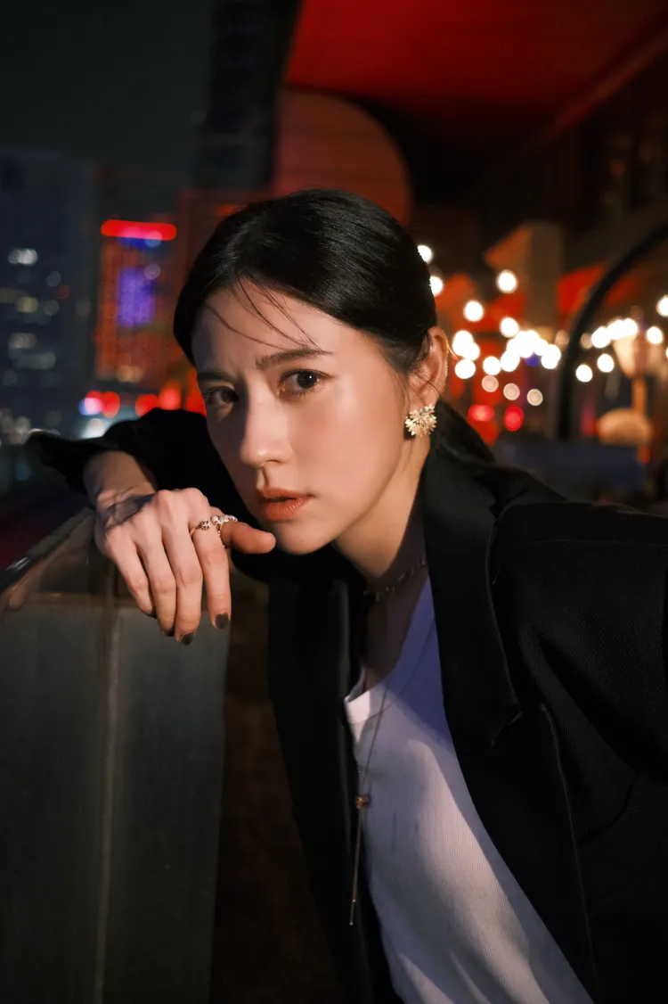 林予晞求教范少勳如何同時可愛與性感，引范少勳戲稱要開群組討論。品牌提供