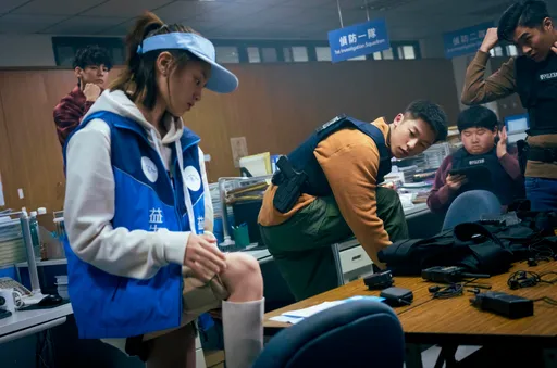 王淨下衣失蹤罕露美腿 跑百米突然大犁田嚇壞全場