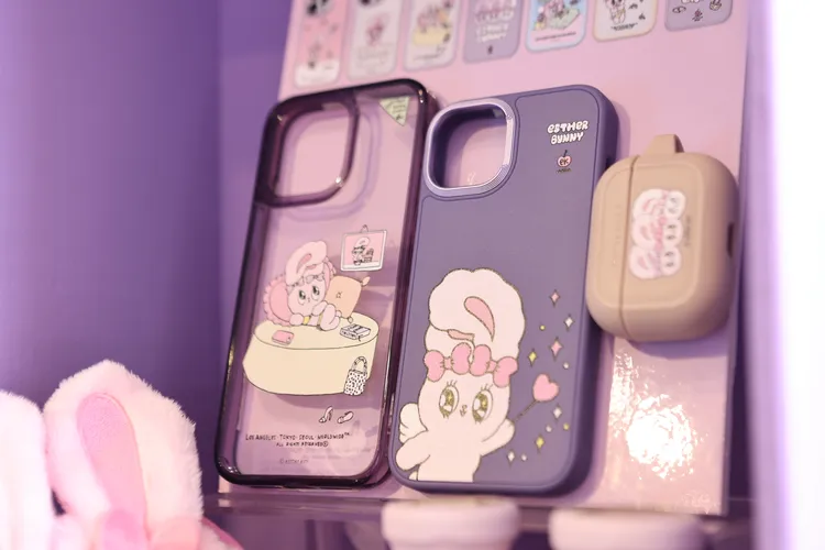 DEVILCASE手機殼，售價980-1780元/個，輸入快閃店折扣碼折50元。翁玉信攝