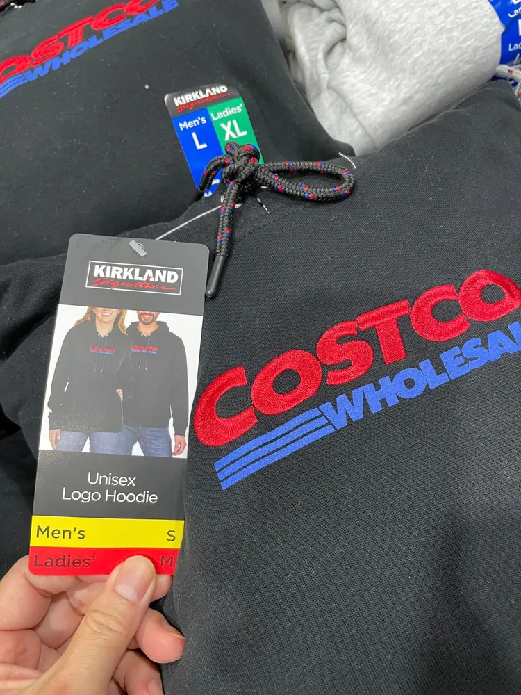 好市多這款帽T挑戰尺度和忠誠度。翻攝自「Costco好市多 商品經驗老實說」臉書