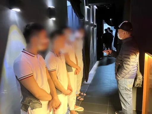 掃黑!北市萬華區連爆2起槍擊案 60警員掃蕩萬國幫、河溝口