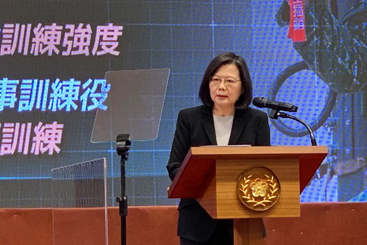 總統蔡英文27日宣布義務役恢復為一年，引起全球關注。資料照片