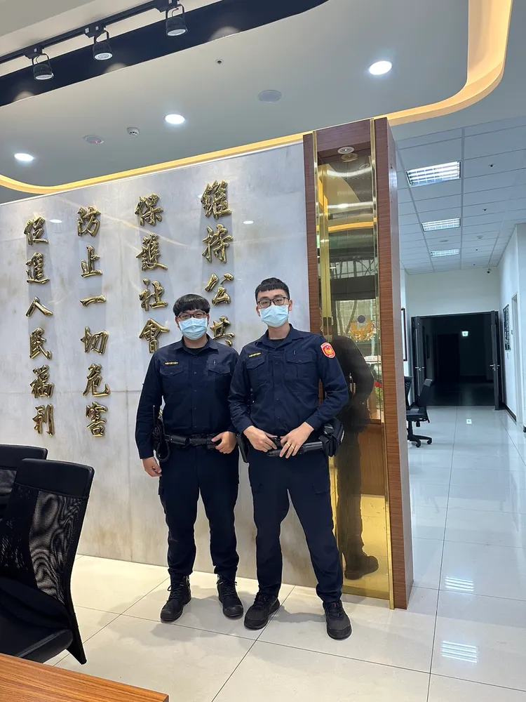 當時到場成功勸阻詐騙的處理警員。警方提供