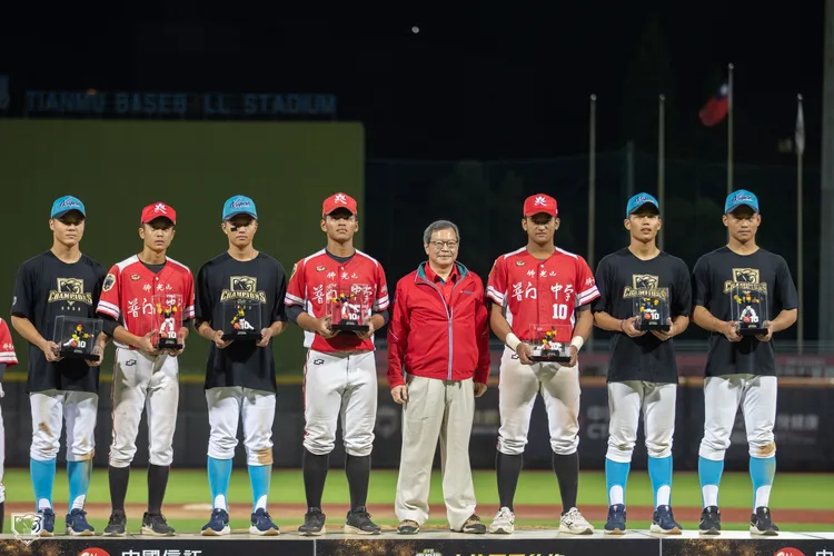 穀保、普門共7名球員入選最佳明星球員。  中華棒協提供