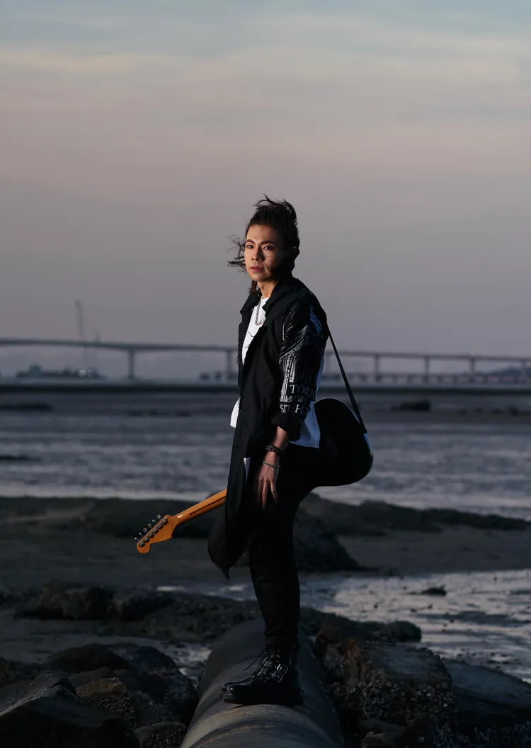 李其燊將自己的慘綠年少，寫進《傲少年》並拍成MV。李其燊音樂工作室提供