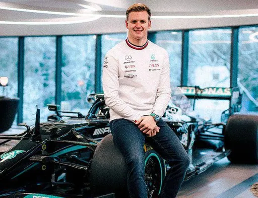 「車神之子」真掉漆! 混了2年的F1變成撞車王又回去當預備車手