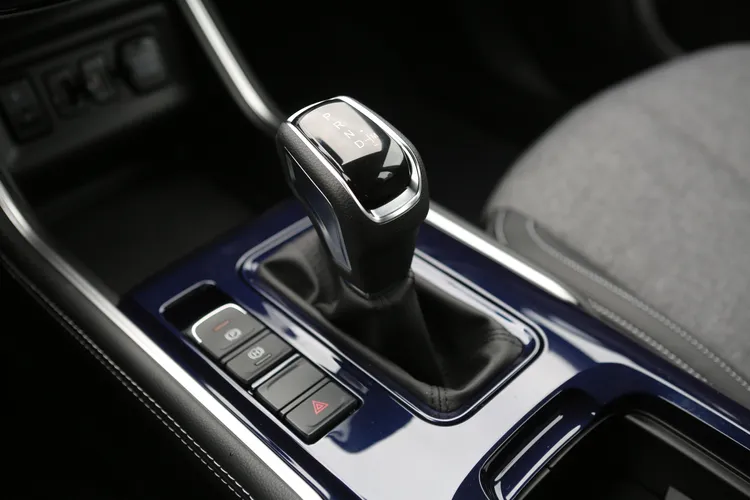 變速箱採用源自日本Aisin的6速手自排系統，反應中規中矩卻不怠慢。林浩昇攝
