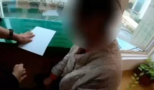 74歲失智嬤迷路只會畫圈圈 還好遇到「她」警助平安回家