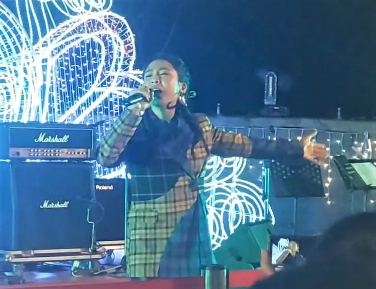 歌手梁文音昨晚現身「山谷燈光節」谷關音樂會現場演唱，讓人聽得如癡如醉。李陳信得攝