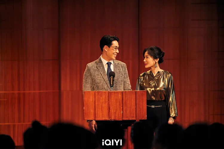 劇中尹馨（右）和藍鈞天是夫婦。愛奇藝國際站提供