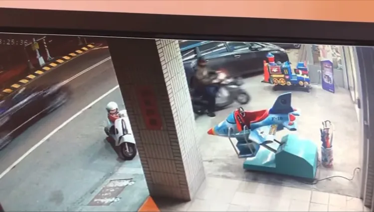 男子倒車時未注意後方狀況。翻攝《南投人聊天室》