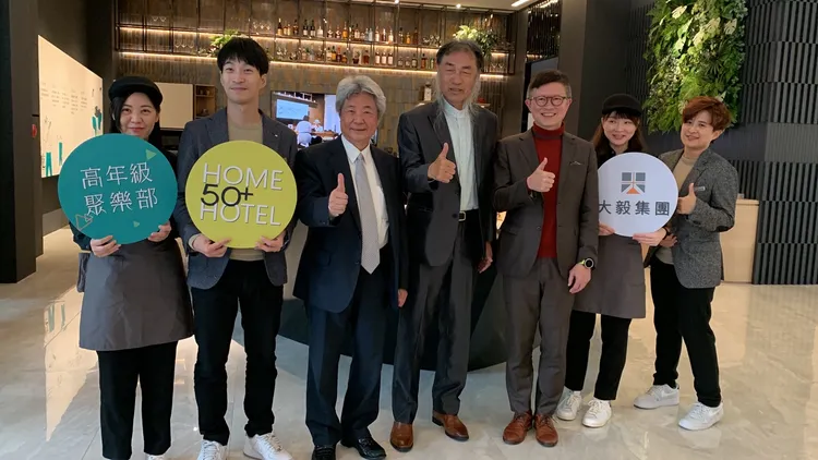 專為50歲以上的健康初老族群規劃的《高年級聚樂部》體驗館今起開放預約體驗。曾雪蒨攝