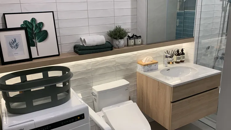 浴室內除了有盥洗設備還設有洗脫烘一體的洗衣機。曾雪蒨攝