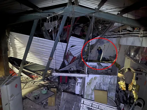 「10公尺超大巨石」砸爛濟公廟!宛如轟炸現場 74歲廟公驚險爬出瓦礫堆