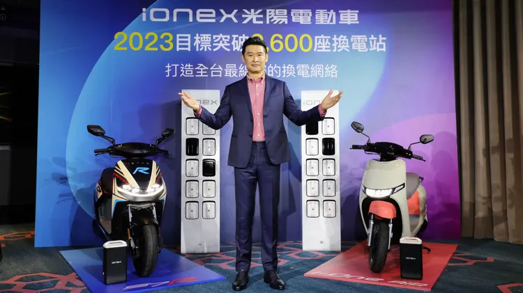 光陽目標在2023年底突破2600座換電站，並放眼目標於2024年成為台灣電動機車龍頭品牌。林浩昇攝