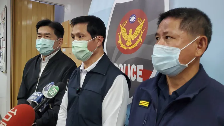 高雄市警局長林炎田深夜開記者會強調，警方已鎖定外號「歐A」的男子追捕中。王勇超攝