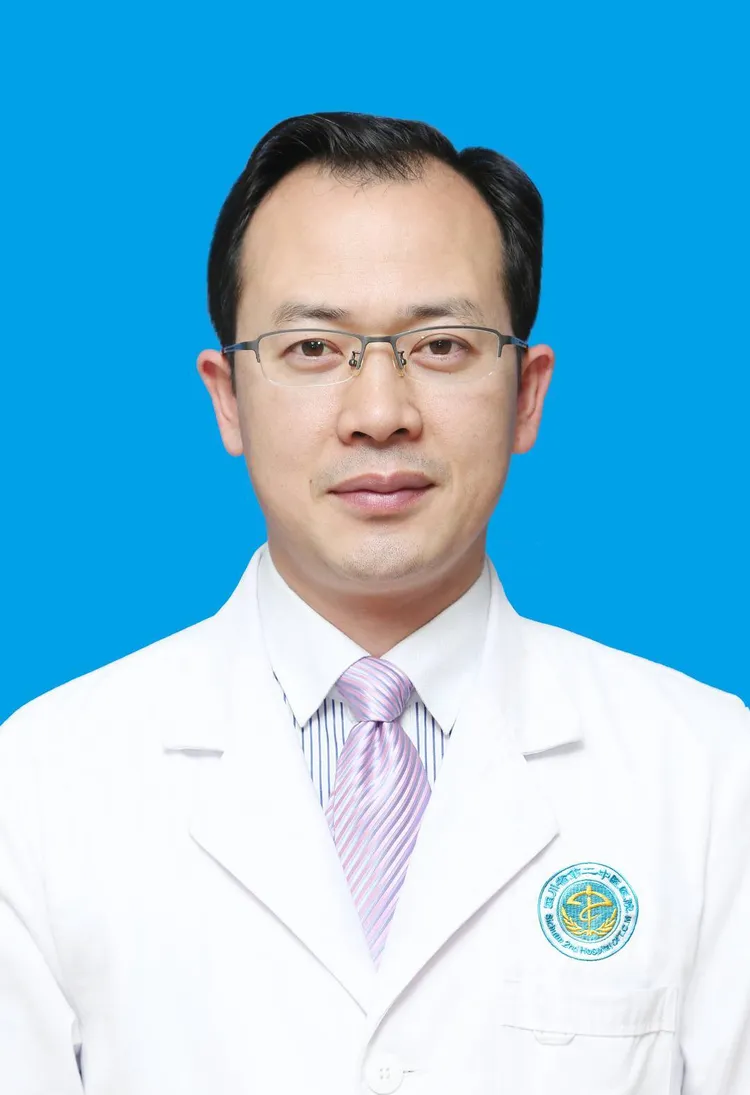 四川省第二中醫醫院呼吸與危重症科主任余德海。翻攝新浪新聞