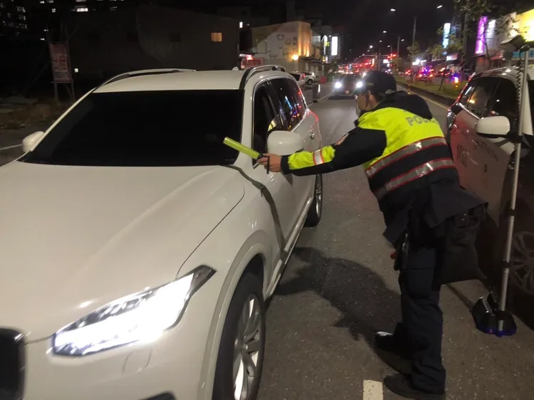 永康分局路檢。警方提供