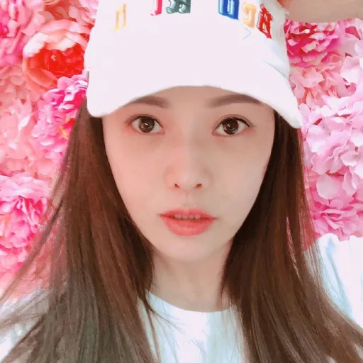 伊能靜歲末年終千字小作文端上桌 對秦昊「不管不查」有了米粒感恩上天一生