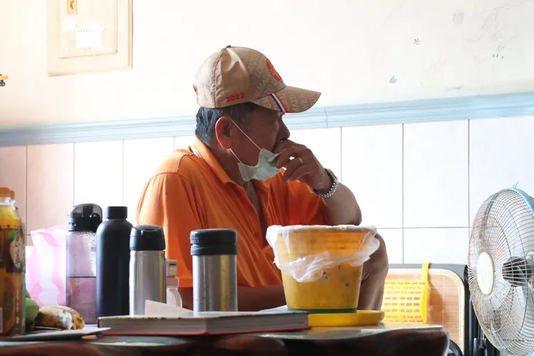 吳婦的丈夫已經氣到說不出話。張喆喜攝