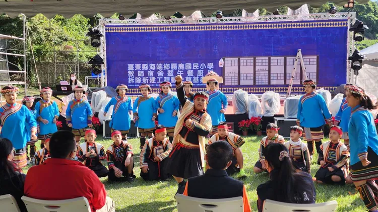 台東縣霧鹿國小利稻分校校舍動工儀式。台東縣府提供