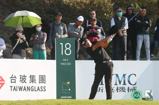 後無追兵輕鬆打笑納百萬　地主洪健堯5桿差距奪台豐ADT公開賽冠軍