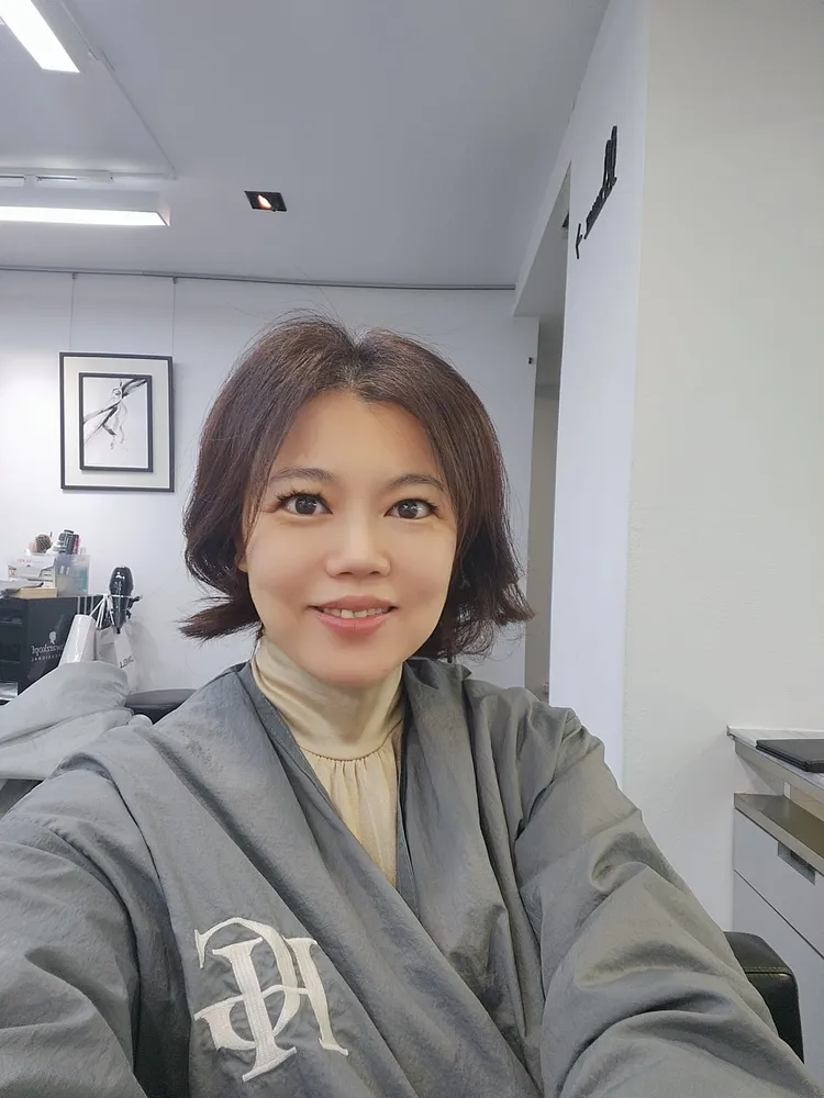 游淑慧頭髮剪到耳下。引自游淑慧臉書