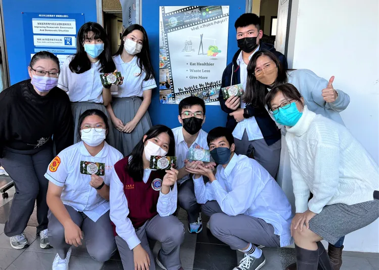 三民高中倡議「隱藏的飢餓」剩食再製行動，在初賽中獲獎。新北市府提供