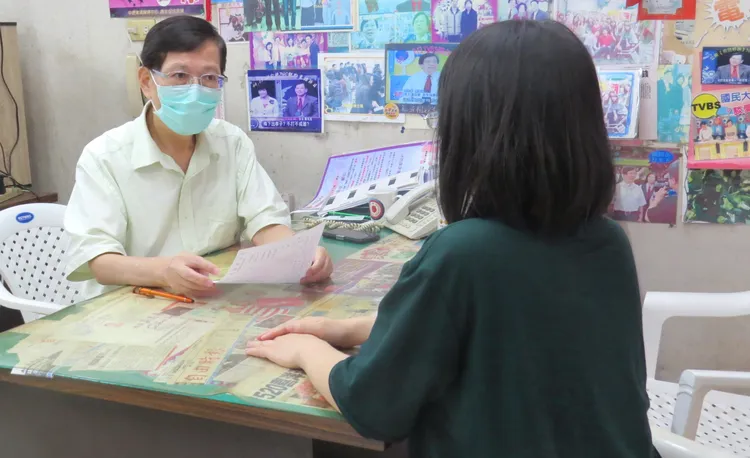 36歲台大畢業，目前擔任外商經理的陳姓女主管，也開出驚人擇偶條件，表示非台大不嫁。（圖僅示意）美滿服務中心提供