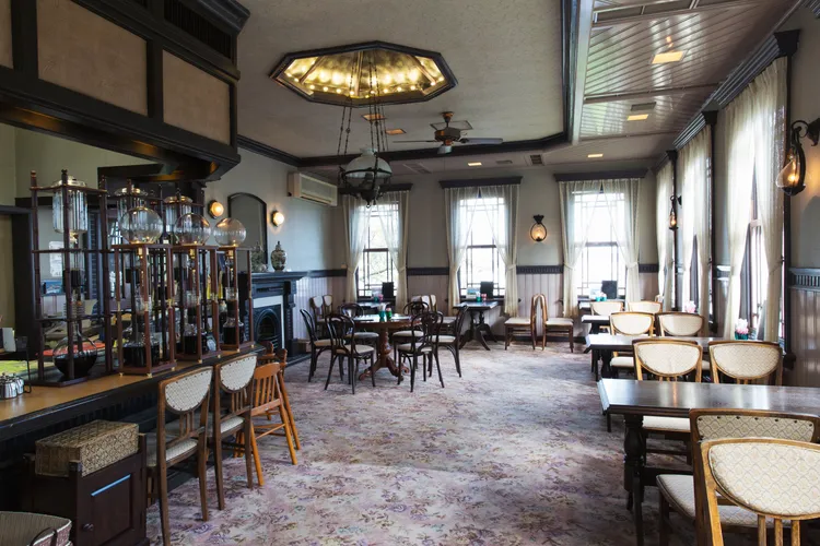 旅客可至日本西洋料理的先驅餐廳「自由亭」喝下午茶、吃長崎蛋糕。長崎縣觀光連盟提供