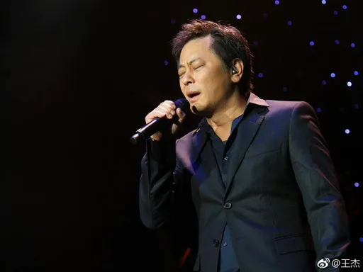 哭暈!歌壇浪子王傑終於回來 旅居加拿大近況曝光了