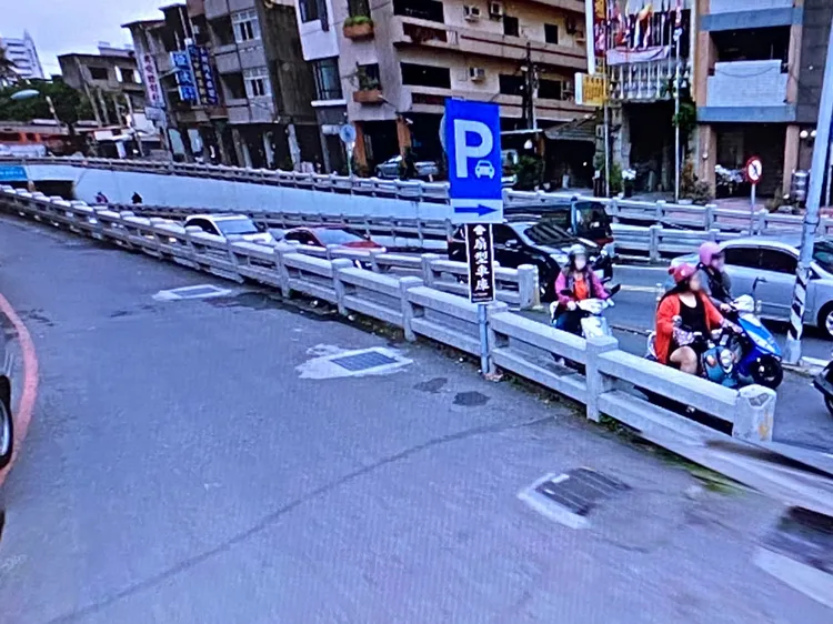 李男與曾男在民生路地下道發生行車糾紛。翻攝Google地圖