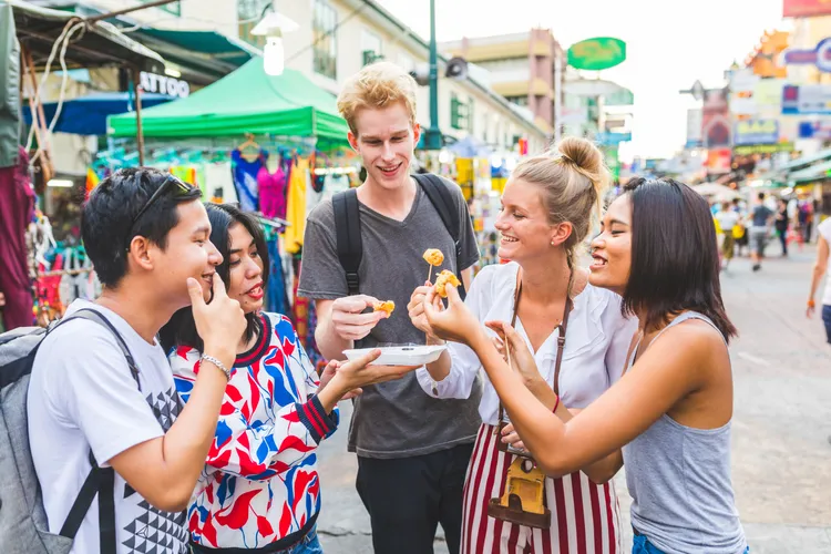 有過半的台灣旅客希望在2023年來趟跨出舒適圈的旅行。Booking.com提供