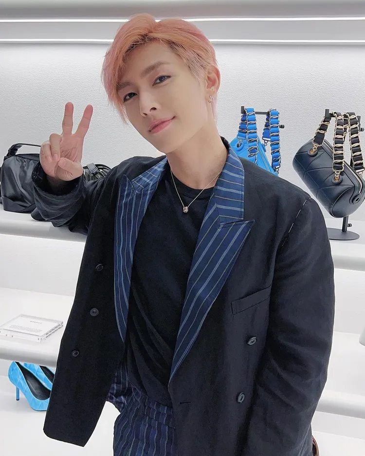 粉絲好奇鬼鬼的「老公」炎亞綸怎麼沒跟著一起去日本。翻攝aayan1120 IG