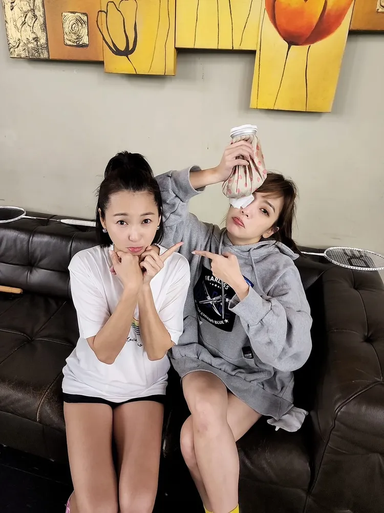 六月（左）誤傷貝童彤。文子提供