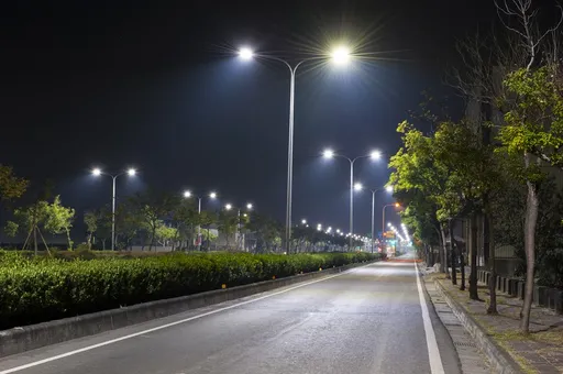 嘉義市換裝LED路燈年省電費2700萬　全國首創「燈亮服務」是這樣完成的