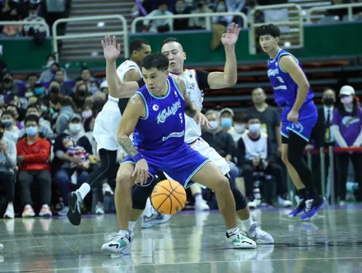 這什麼情況?等不到霍華德出賽 雲豹主場落敗球迷還幫對手加油