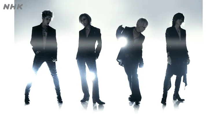 YOSHIKI（左二）、HYDE（右二）、SUGIZO（右）、MIYAVI組成新團「THE LAST ROCKSTARS」《紅白》初登場。翻攝NHK