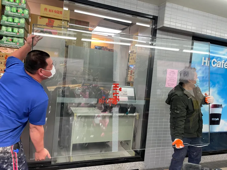 萊爾富稍早拆門。業者提供