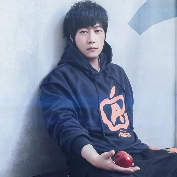 阿信在STAYREAL發起的PLAN A系列，是他透過設計表現想法、天馬行空創意的成果。翻攝stayreal.ig IG