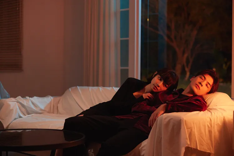 林哲熹與姚愛寗在MV中談情。華納音樂提供