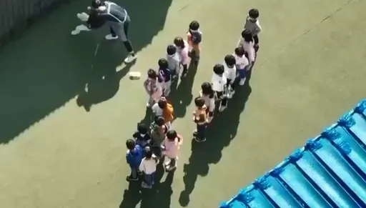 1刀未剪|地獄來的教保員!整隊竟抓起幼童拋摔 還腳踢手推害摔倒