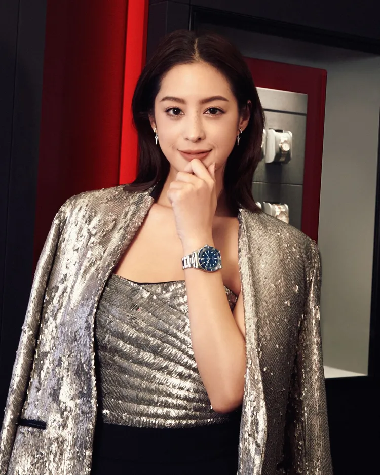 莫允雯十分喜歡腕間TUDOR Black Bay Fifty-Eight海軍藍錶款的大器錶徑尺寸。品牌提供