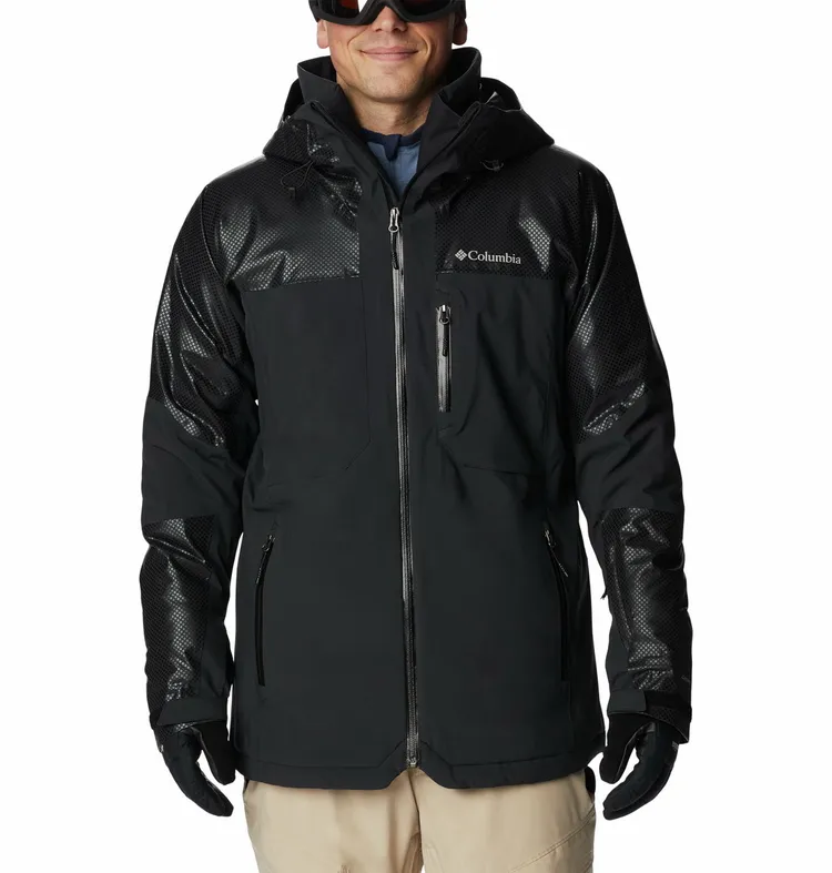 Snow Slab Black Dot極暖蓄熱Omni-Tech防水連帽外套，1萬800元。品牌提供