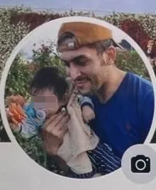 季姓男子與一歲的兒子。取自臉書