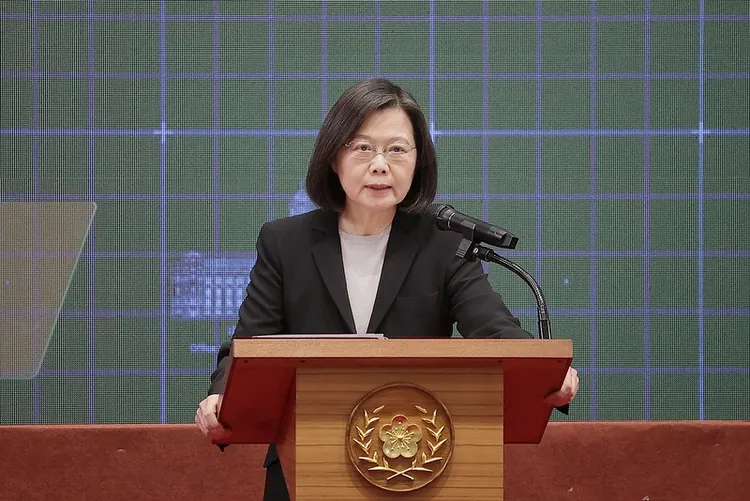 蔡英文主持「強化全民國防兵力結構調整方案記者會」。總統府提供