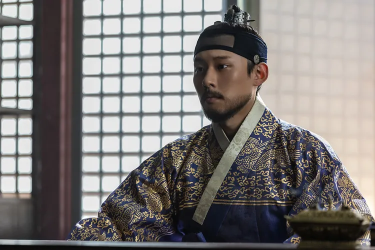 金聖喆飾演遭殺害的「昭顯世子」。車庫娛樂提供